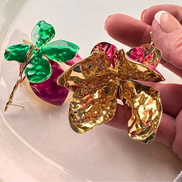 New! Zara Floral Earrings - Picture 10 of 11